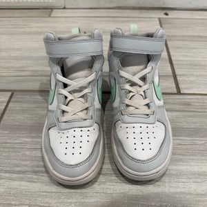 Nike Court Borough Mid 2 Sneaker